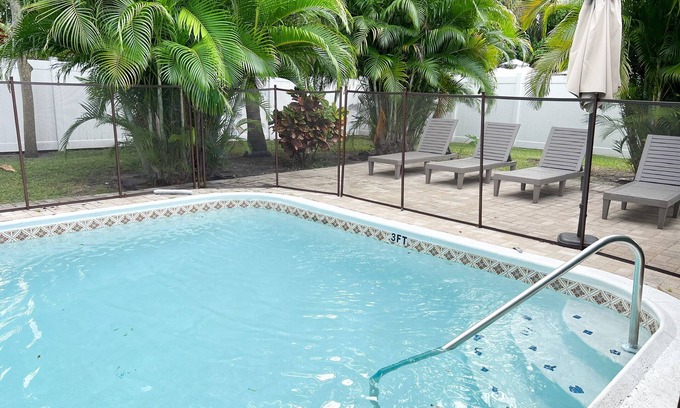 Delray Beach Casa | Tropical Delray Beach Villa with Heated Pool