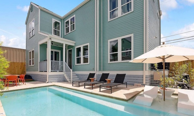 Bayou St. John Casa | Tropical Escape w/Heated Pool+PKG near JazzFest,FQ