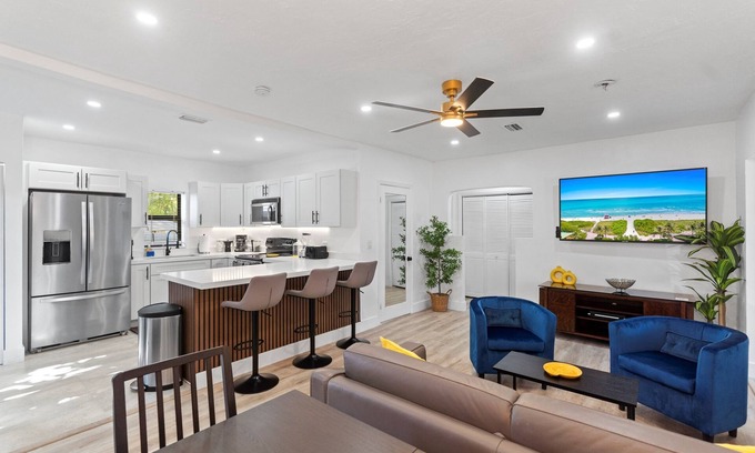 Central Oakland Park Casa | Tropical Getaway w Huge Yard! BNR Vacation Rentals