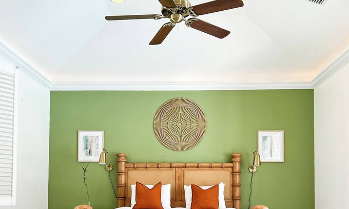 Mandarin Casa | Tropical Guest House W/ Pool Access