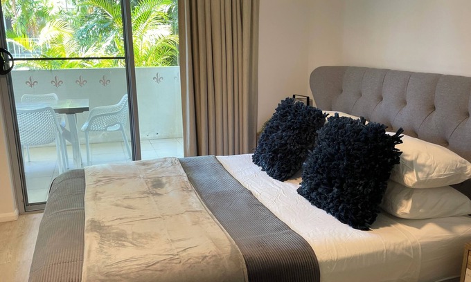 North Ward Apartamento | Tropical Luxe Apartment