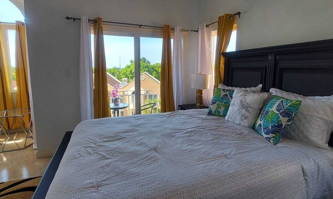 Ocho Rios Casa | Tropical Luxury 2 bedroom Jamaican townhouse