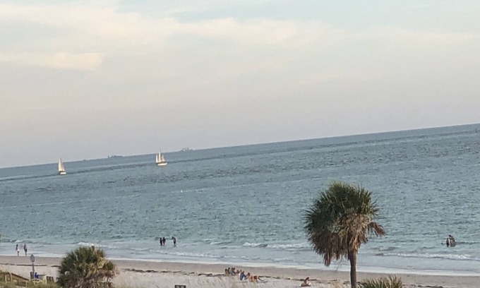 Gulfport Casa | Tropical Beach Oasis - 3BR/2BA - 5 blocks to the beach