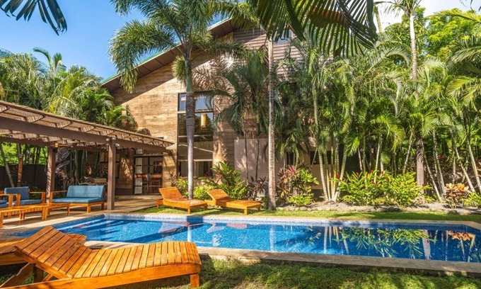 Junquillal Casa | Tropical oasis a stone's throw to the beach. Perfect for families. Pet friendly
