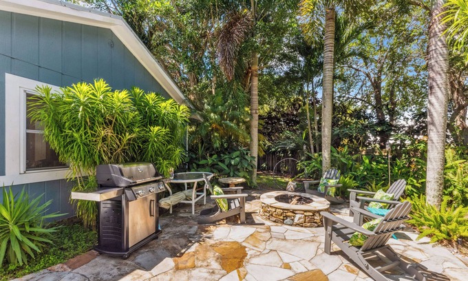 Rocky Point Cabaña | Tropical Oasis Pool House with full bath and full access to pool.