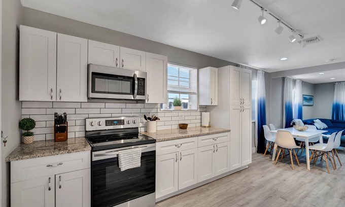 Central Oakland Park Casa | Tropical Oasis Retreat in Oakland Park, FL by RedAwning