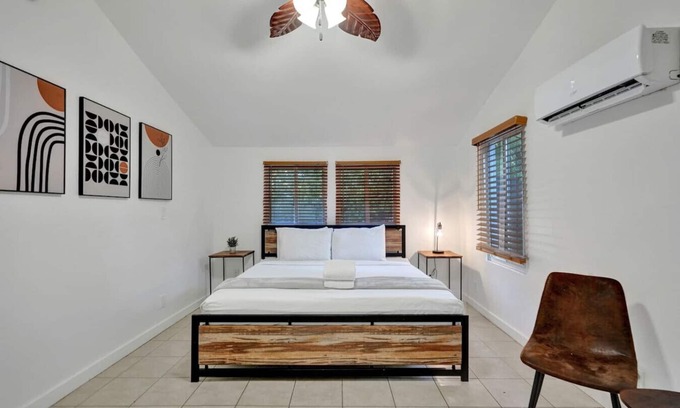 Sailboat Bend Casa | Tropical Oasis: Studio w/ Pool