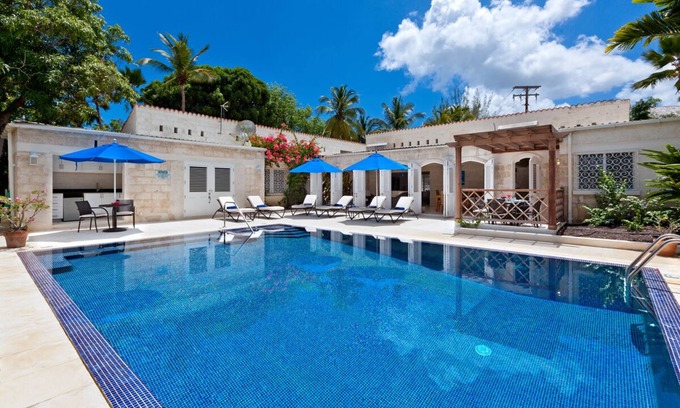 Gibbs Bay Villa | Oasis tropical con piscina cerca de la playa - Todmorden