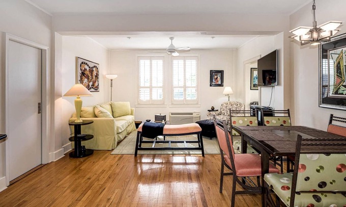 Palm Beach Condominio | Tropical Ocean View of Palm Beach