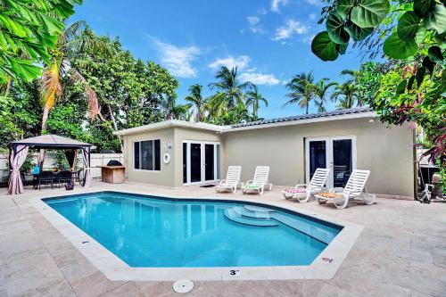 Hollywood Lakes Casa | Tropical Palm Oasis Heated Pool near Beach