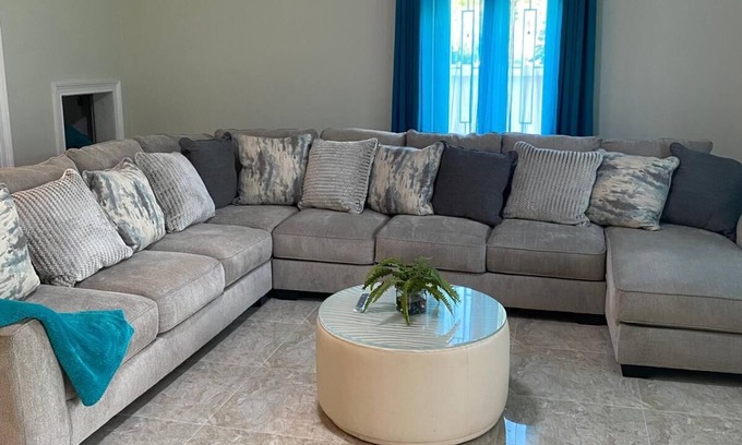 Westwind Casa | Tropical Palm Townhouse