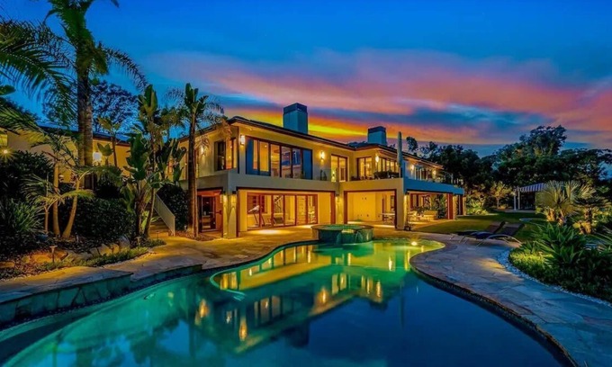 La Jolla Mesa Casa | Tropical Paradise First-Class Amenities and Views