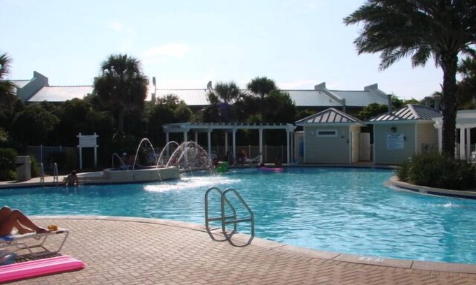 Miramar Beach Cabaña | Tropical Paradise in Beach Retreat - Servicio de playa GRATIS. En Temporada Mar - Oct!