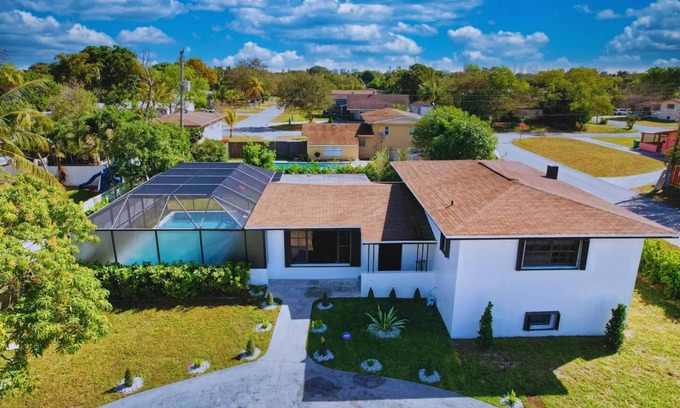 Ives Estates Casa | Tropical Paradise Villa