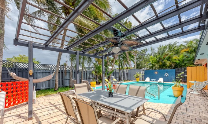 Central Corals Casa | Tropical pool/game home/minutes from beach and Wilton Manors