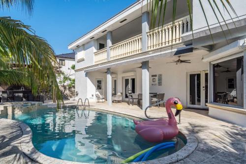 Miami Lakes Casa | Tropical Pool Paradise x 6-BD 4-BA Luxury Living