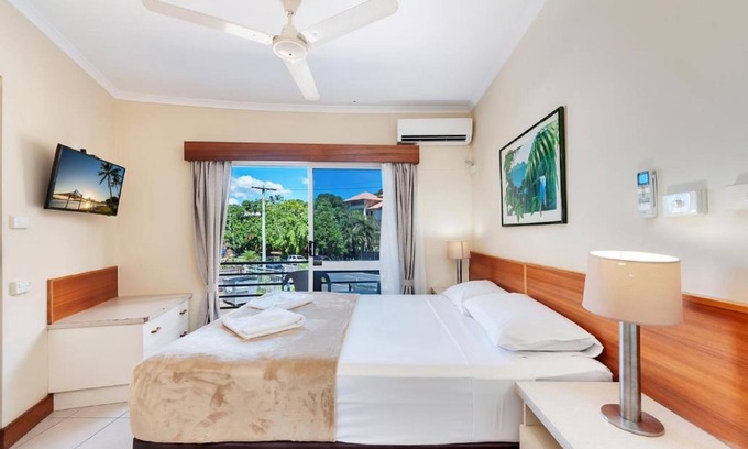 Cairns North Hotel | Tropical Queenslander