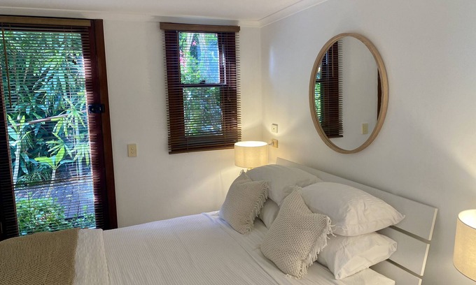 Mona Vale Apartamento | Tropical retreat – Entire guesthouse in Mona Vale