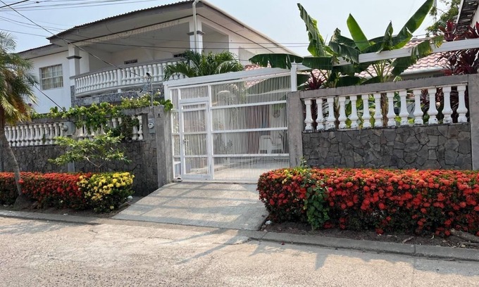 Sector 2 Casa | Tropical Serenity in La Ceiba