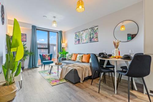 Bordesley Apartamento | Tropical Suite - 2 Bed 2 Bath City Centre Netflix Games - Exclusive Weekly and Monthly DEALS - Raozee Homes