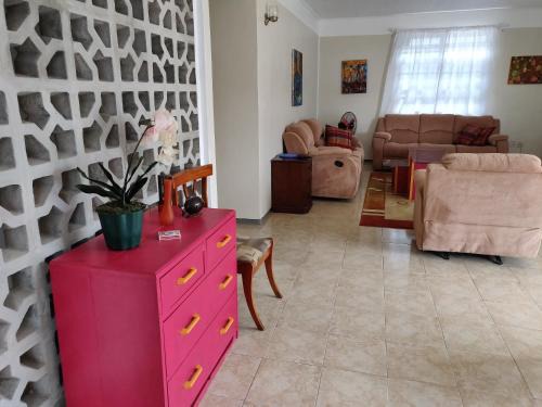 Roseau Apartamento | Tropical Villa