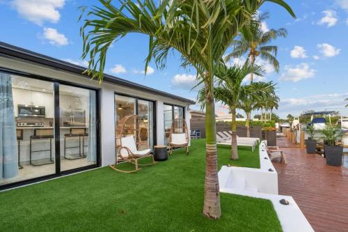 Melaleuca Gardens Casa | Tropical WaterFront Oasis
