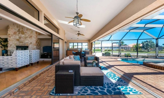 Punta Gorda Casa | V Tropical - Waterfront Luxury Home in Punta Gorda, FL