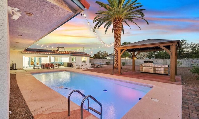 North Las Vegas Casa | Tropicana 5 Bd X 3 Bth 6 Bds
