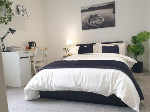 Barnsley Casa | Tropicana House