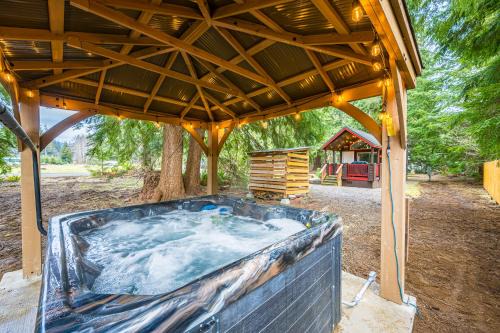Beaver Casa | Trout Corner wooded tiny home