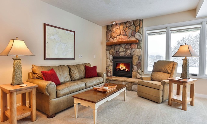 Harbor Springs Condominio | Condominio 57 - Condominios Trout Creek