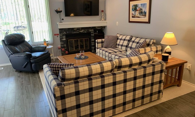 Harbor Springs Condominio | Trout Creek Condos #17 - 1 Bdrm, 1 Bath, Sleeps 4