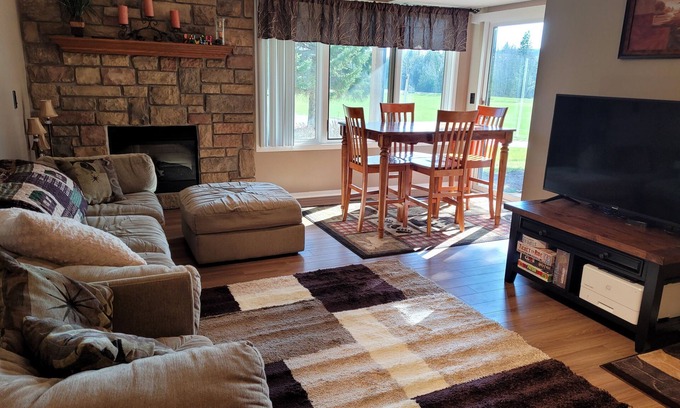 Harbor Springs Condominio | Trout Creek Resort Condo- Home Base for "Up North" Adventures