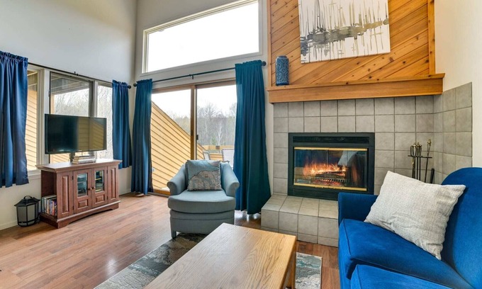 Harbor Springs Apartamento | Trout Creek Resort Condo - 1 Mi to Nubs Nob!