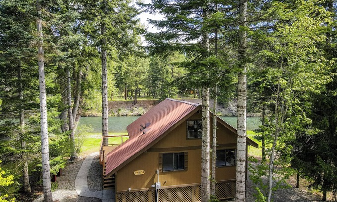 Cle Elum Casa | Trout Hunters Riverside Cabin on the Yakima River!