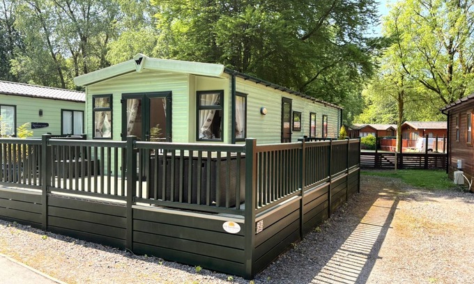 Troutbeck Bridge Casa | Troutbeck 2 - a holiday caravan that sleeps 6 guests in 3 bedrooms