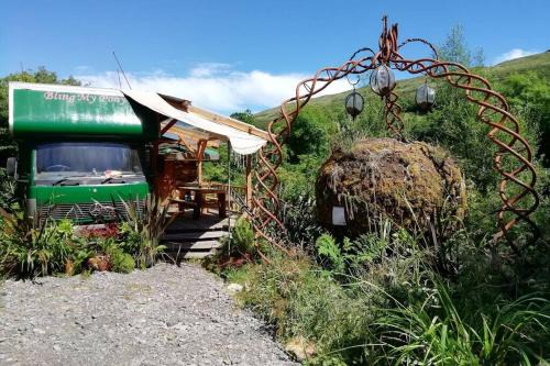 Ardnatrush Apartamento | Truck & Pod creative nature retreat.