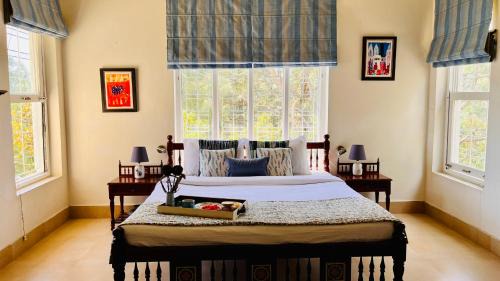 Lansdowne Casa | True Blue, Deluxe room in The Umri Lansdowne