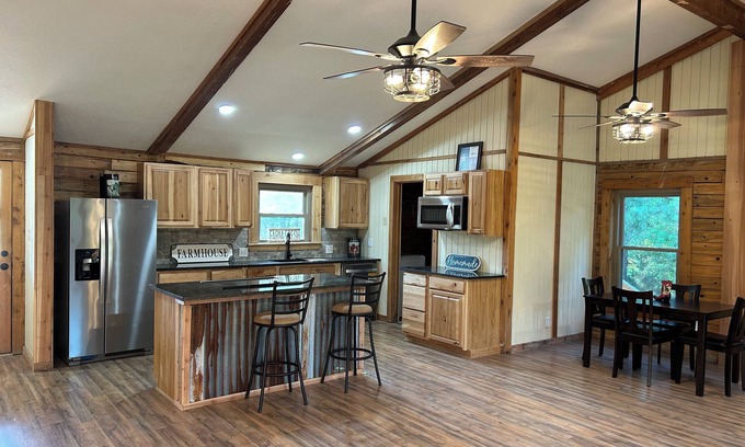 Coldspring Casa | True log home on 9 acres near Lake Livingston!