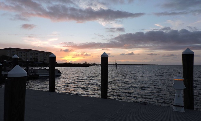 Fort Pierce Alquiler De Eote | True on the water FL vacation! Extra's included! Fun marina with a lot to do!