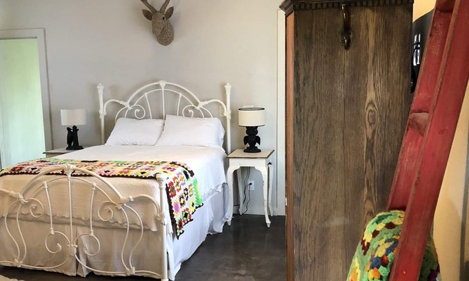 Argyle Cabaña | True Texas Country Guest House