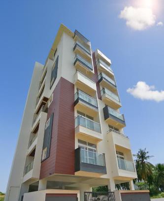 Tirupati Apartamento | TrueLife Summit Suites - Premium stay near Tirupati temples - Breakfast included - Spacious AC apartments with in suite bathrooms - 55" Android TV, 250 Airtel channels, Super fast WiFi - Hall, Modular kitchen, Dining, RO system, Parking - Top service