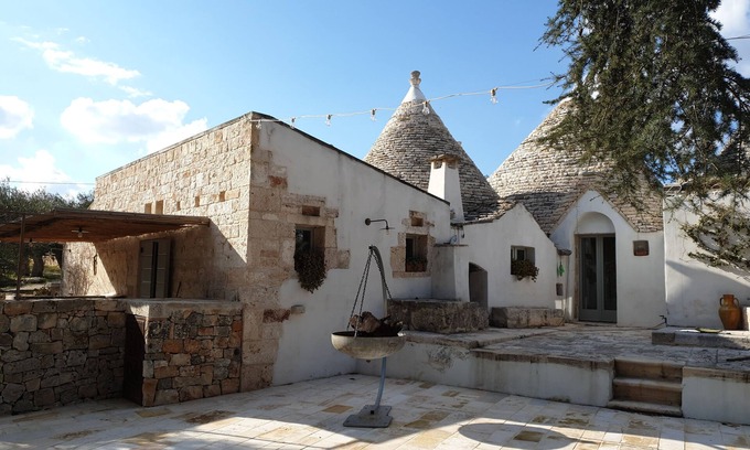 Castellana Grotte Villa | Trulli complex with pool in Puglia near town - lamabuonasera