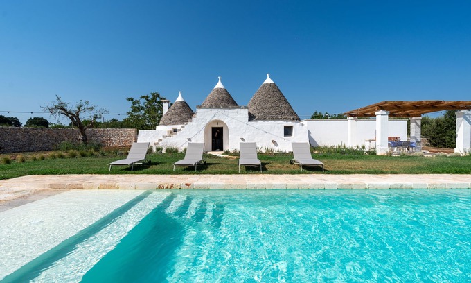 Putignano Casa | Trulli Salsapariglia by Perle di Puglia