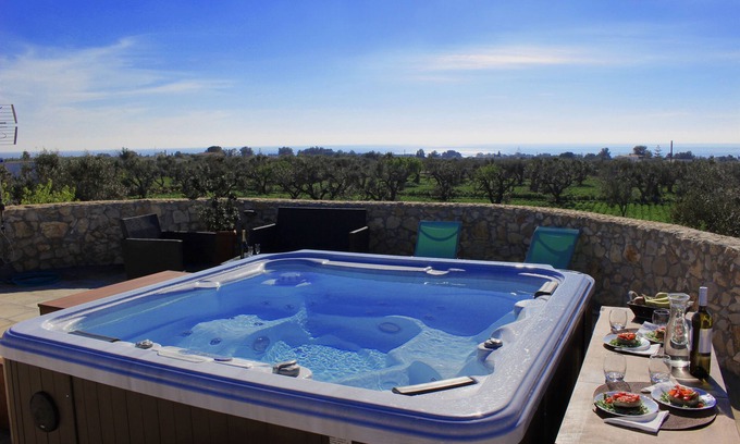 Racale Villa | TRULLO CON PISCINA VISTA AL MAR - GALLIPOLI - TORRE SUR - RECIENTEMENTE RENOVADO
