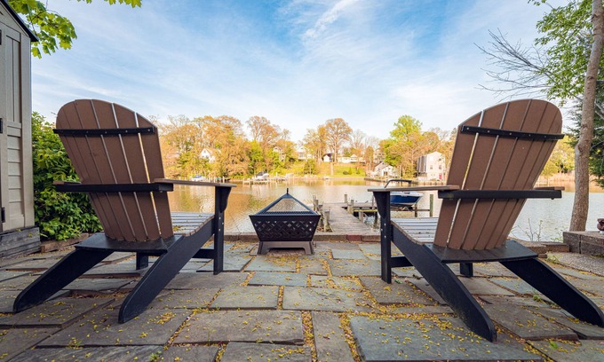 Green Haven Cabaña | Truly Waterfront Cottage
