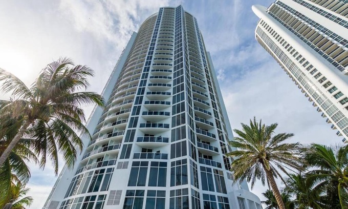 Sunny Isles Beach Apartamento | Trump International Studio Ocean & Bay View with Terrace