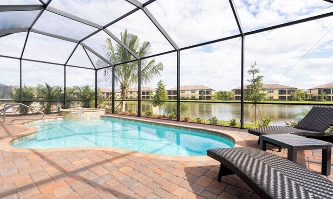 Bonita Springs Casa | Truvilla stunning new home
