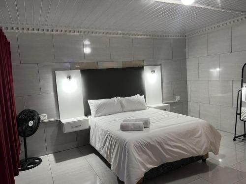 Moses Kotane Cabina | Tsekida Guest Lodge