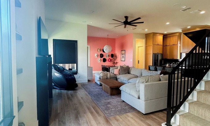 Lubbock Casa | TTU Proximity : Eclectic Western 3 Bedroom House